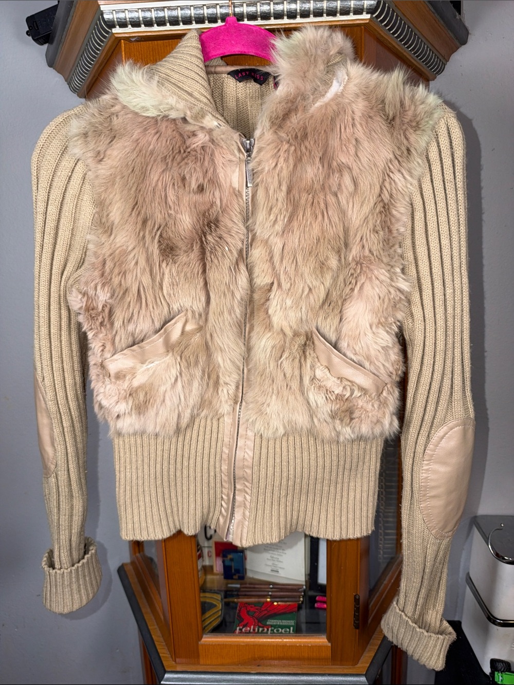 last kiss Beige Ribbed Knit Jacket with real rabbit fur